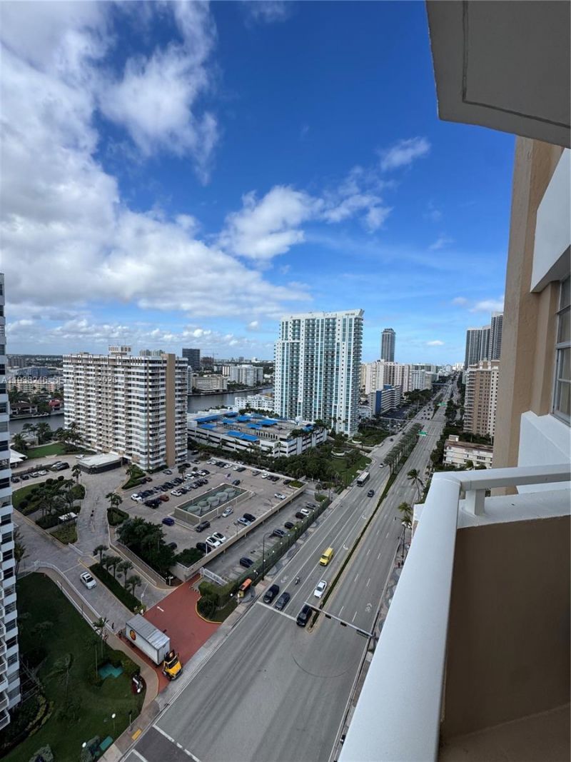 1980 S Ocean Dr, Unit 20Q, Hallandale Beach, FL 33009 Photo