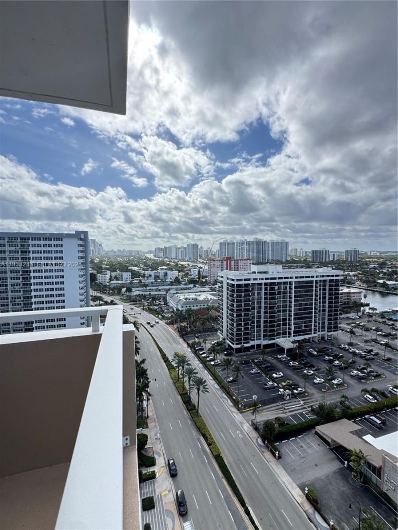 1980 S Ocean Dr, Unit 20Q, Hallandale Beach, FL 33009 Photo