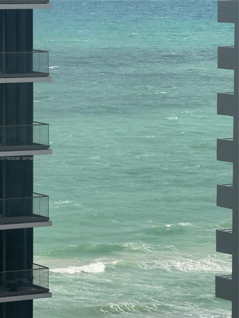 1980 S Ocean Dr, Unit 20Q, Hallandale Beach, FL 33009 Photo