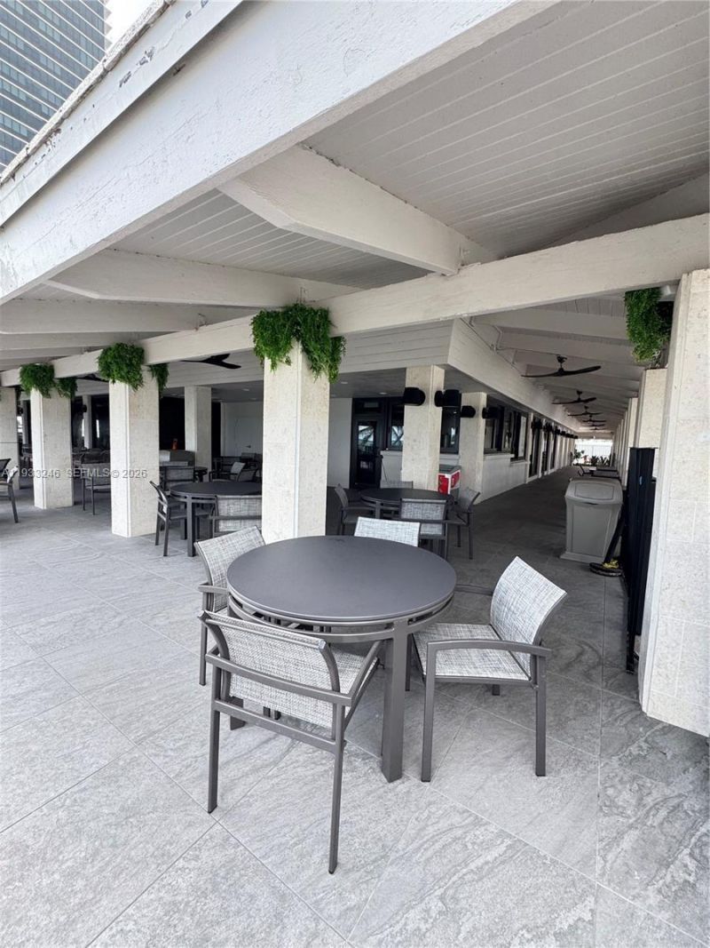 1980 S Ocean Dr, Unit 20Q, Hallandale Beach, FL 33009 Photo