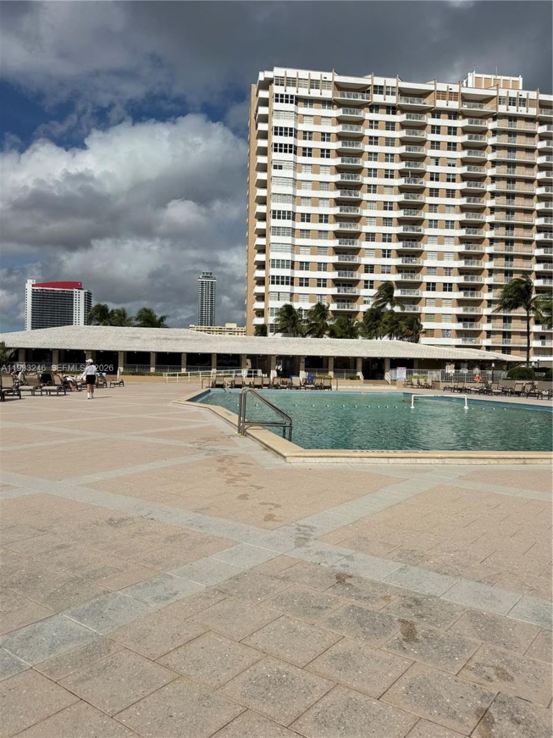 1980 S Ocean Dr, Unit 20Q, Hallandale Beach, FL 33009 Photo