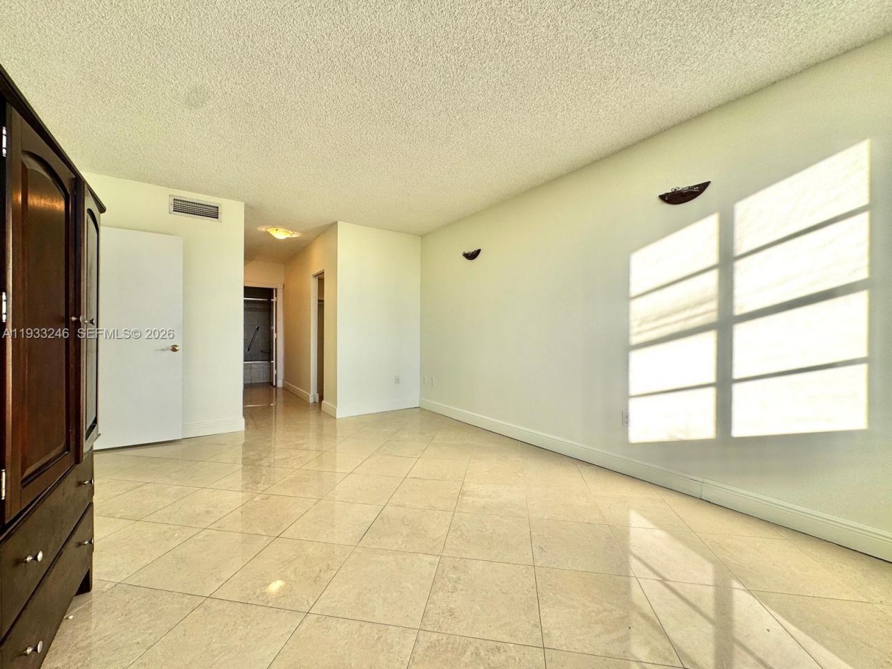 1980 S Ocean Dr, Unit 20Q, Hallandale Beach, FL 33009 Photo