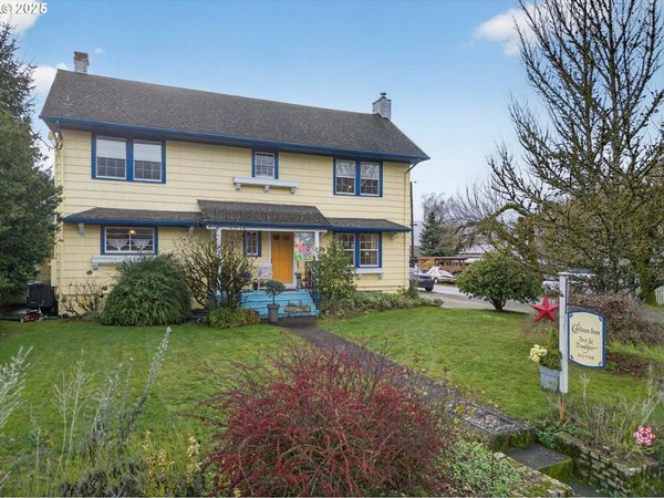 648 W MAIN ST, Carlton, OR 97111