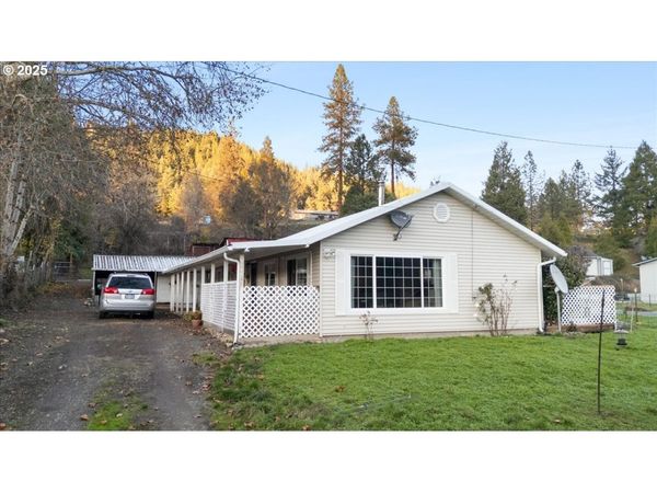 22240 TILLER TRAIL HWY, Days Creek, OR 97429