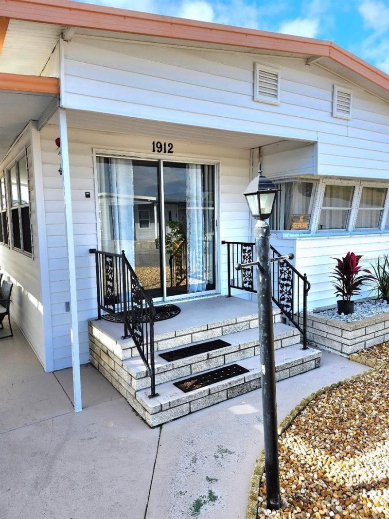 1912 Iowa Avenue, Bradenton, FL 34207 Photo