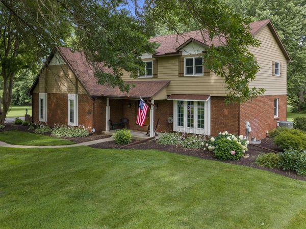 22279 Loupee Drive, Cassopolis, MI 49031