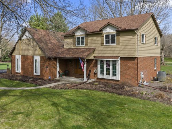 22279 Loupee Drive, Cassopolis, MI 49031