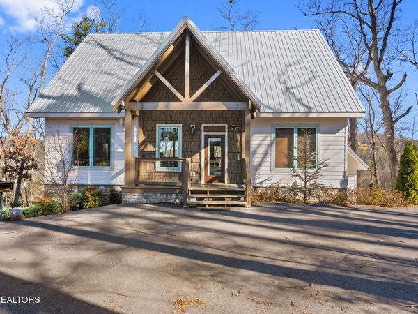 2430 Rainbow Falls Lane, Sevierville, TN 37862