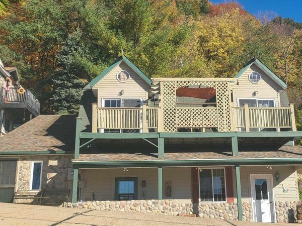 208 North Street, Marquette, IA 52158