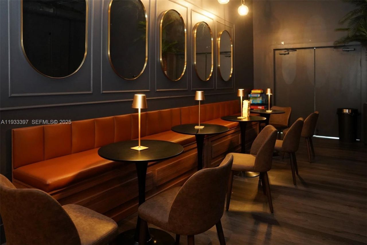 7700 NW 56th St, Doral, FL 33166 Photo