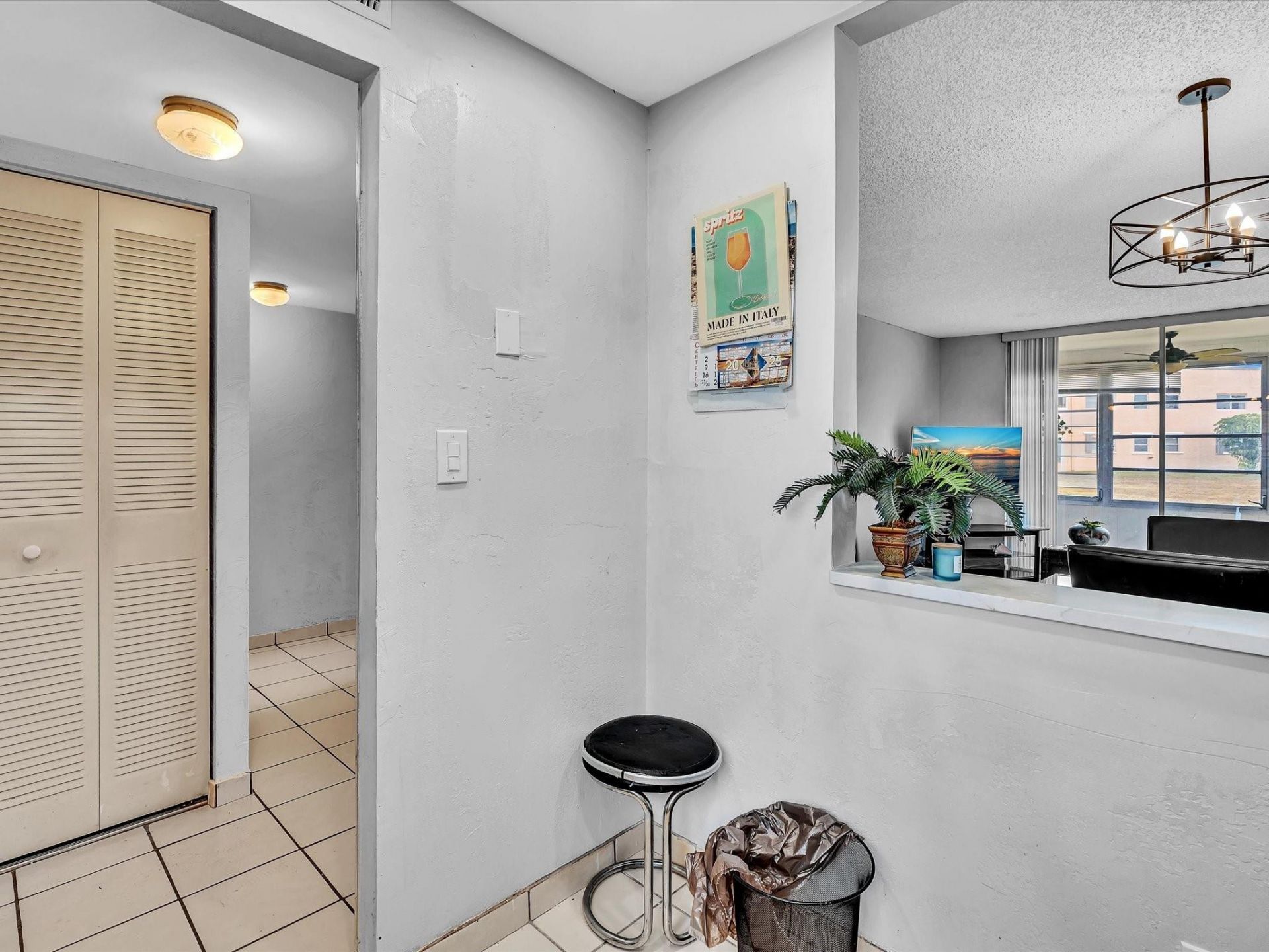 9041 Sunrise Lakes Boulevard, Unit 113, Sunrise, FL 33322 Photo