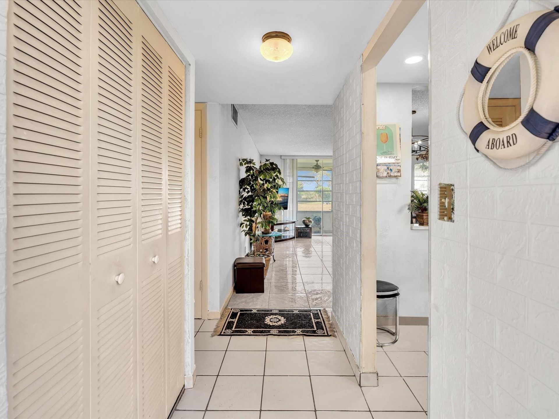 9041 Sunrise Lakes Boulevard, Unit 113, Sunrise, FL 33322 Photo