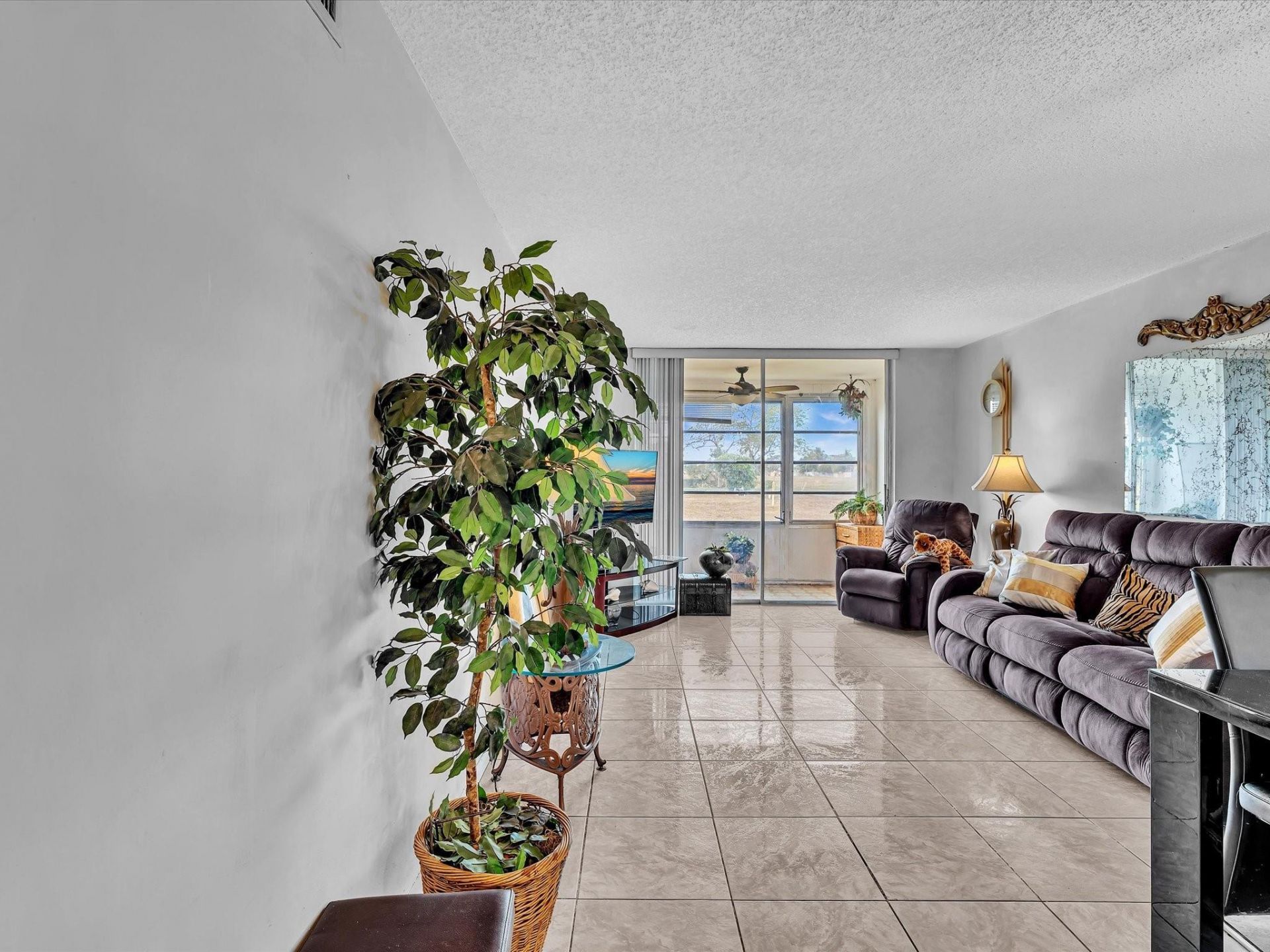 9041 Sunrise Lakes Boulevard, Unit 113, Sunrise, FL 33322 Photo