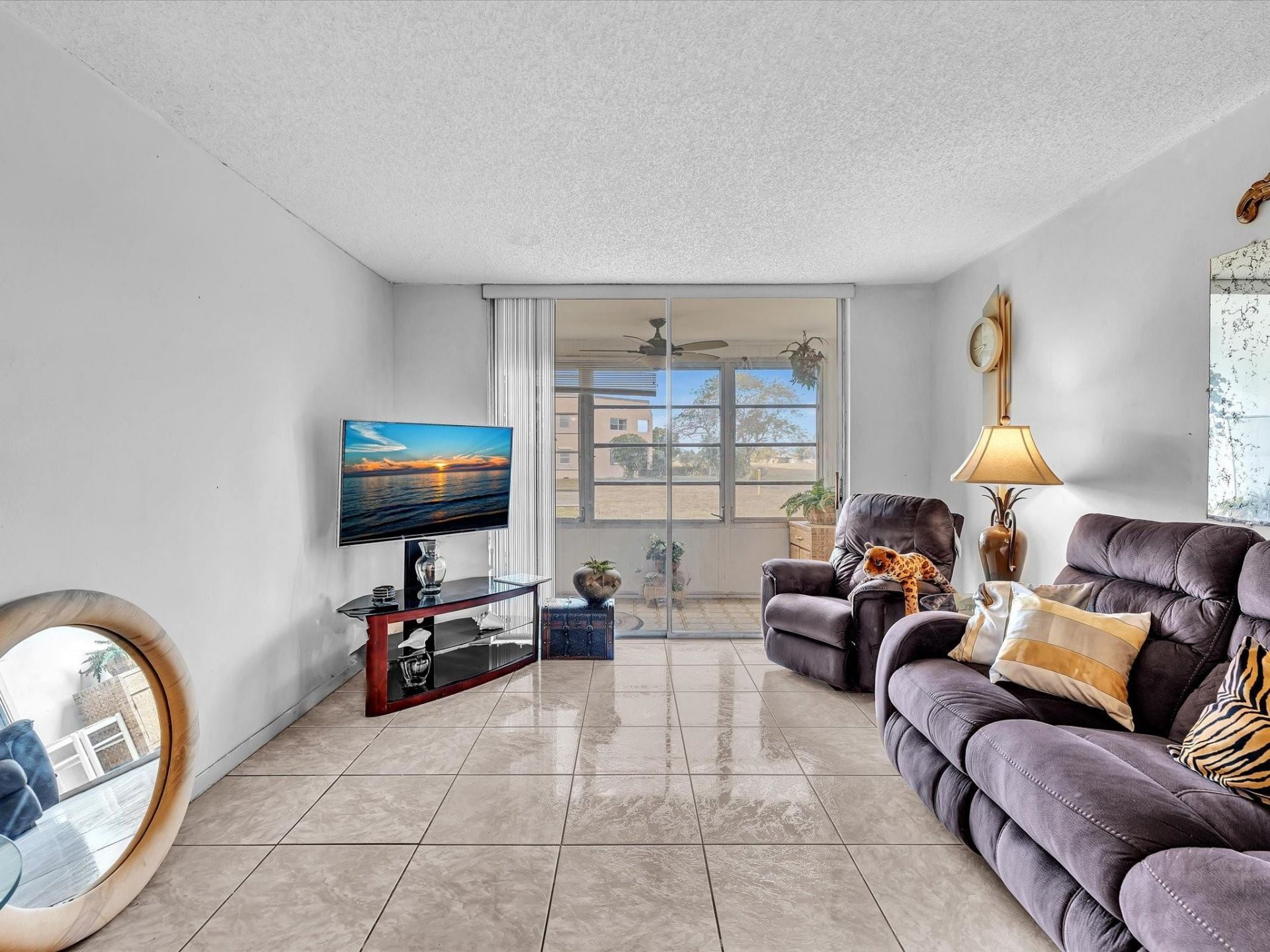 9041 Sunrise Lakes Boulevard, Unit 113, Sunrise, FL 33322 Photo