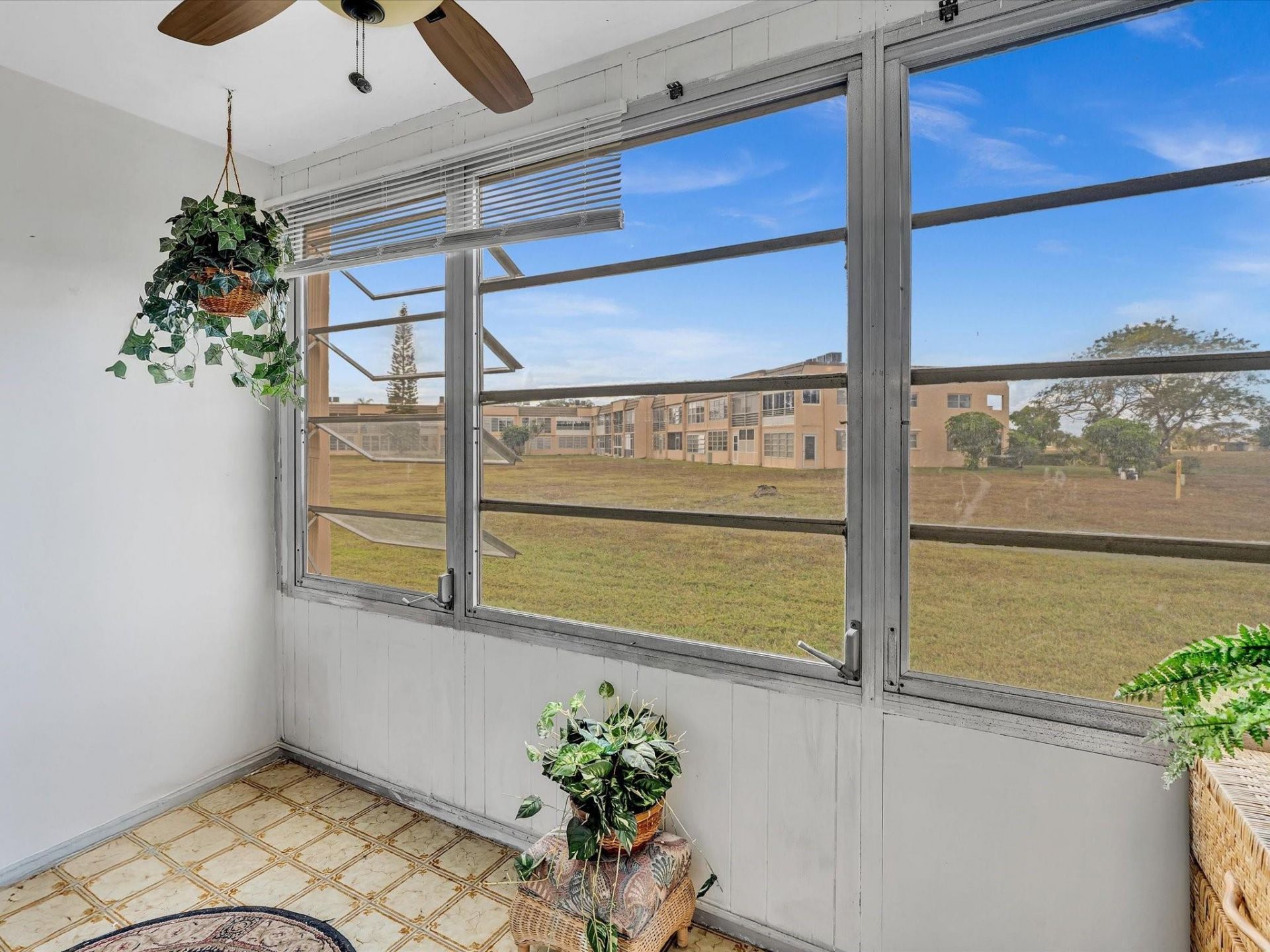 9041 Sunrise Lakes Boulevard, Unit 113, Sunrise, FL 33322 Photo