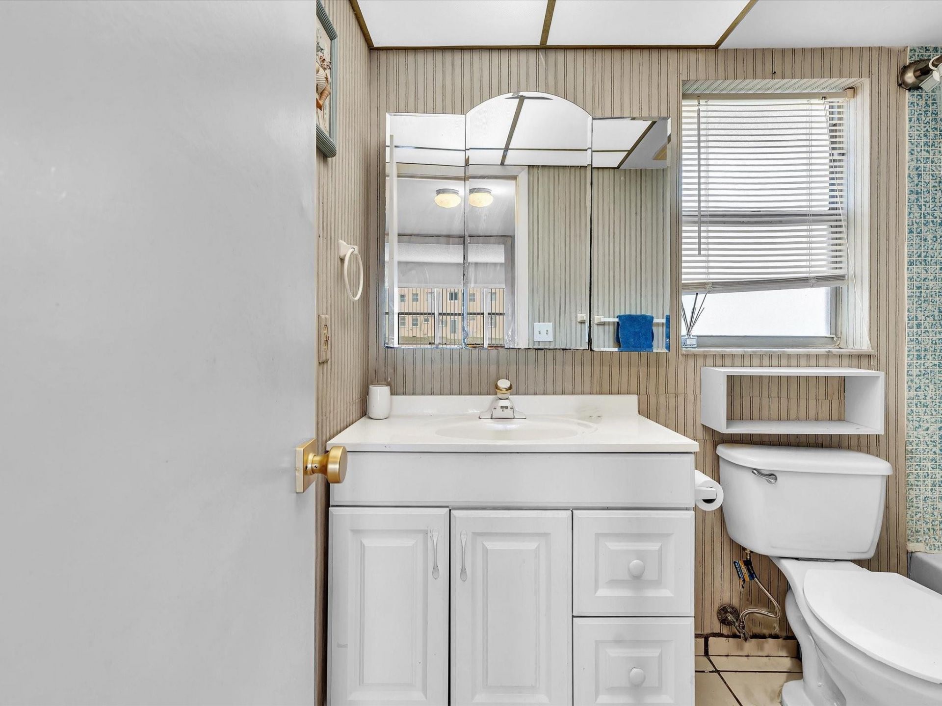 9041 Sunrise Lakes Boulevard, Unit 113, Sunrise, FL 33322 Photo