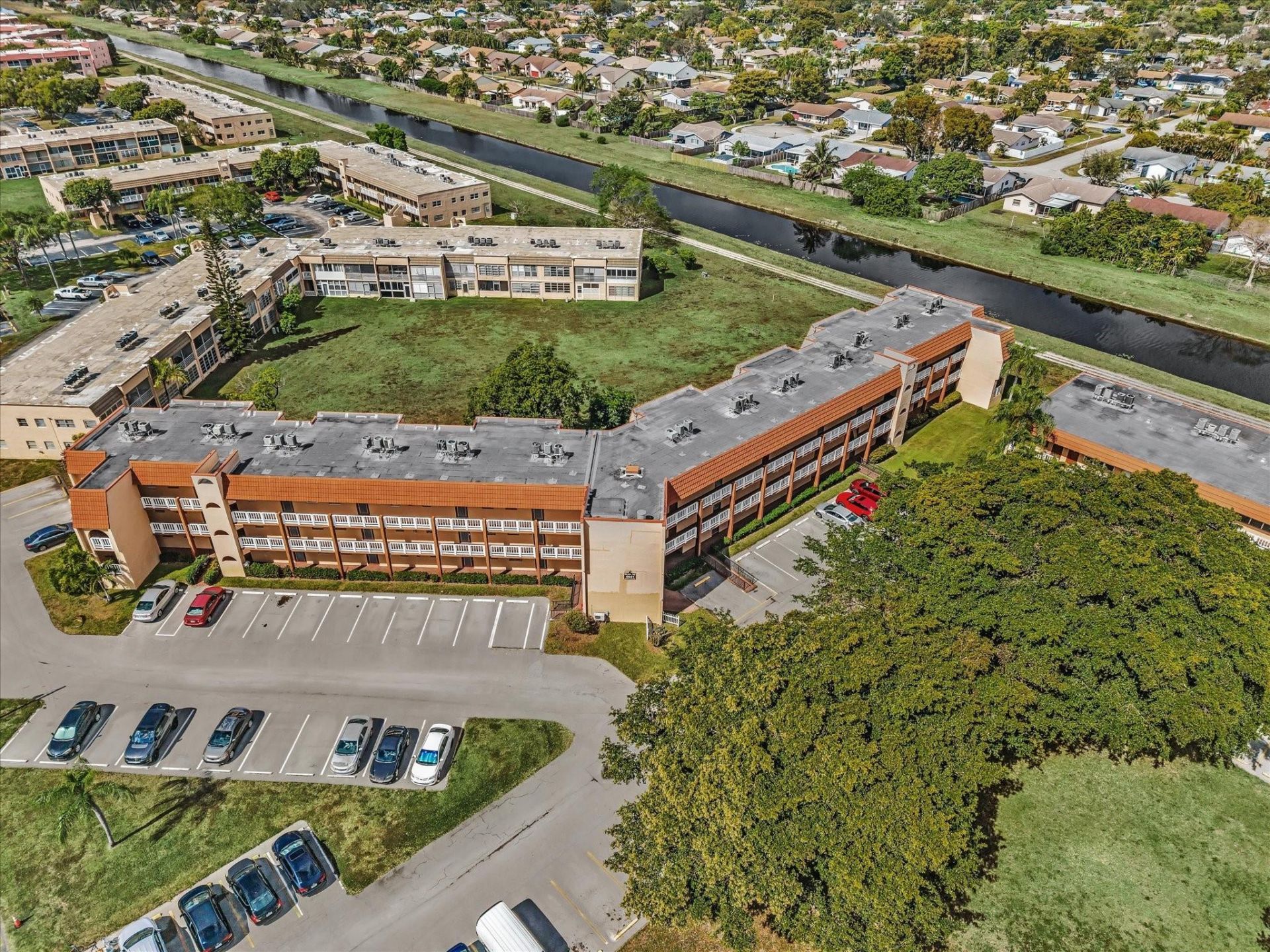 9041 Sunrise Lakes Boulevard, Unit 113, Sunrise, FL 33322 Photo