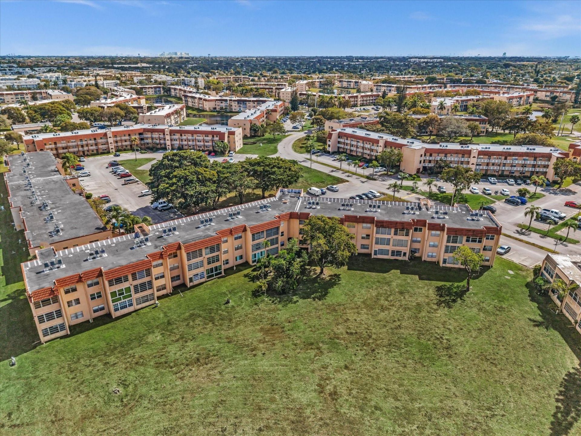 9041 Sunrise Lakes Boulevard, Unit 113, Sunrise, FL 33322 Photo