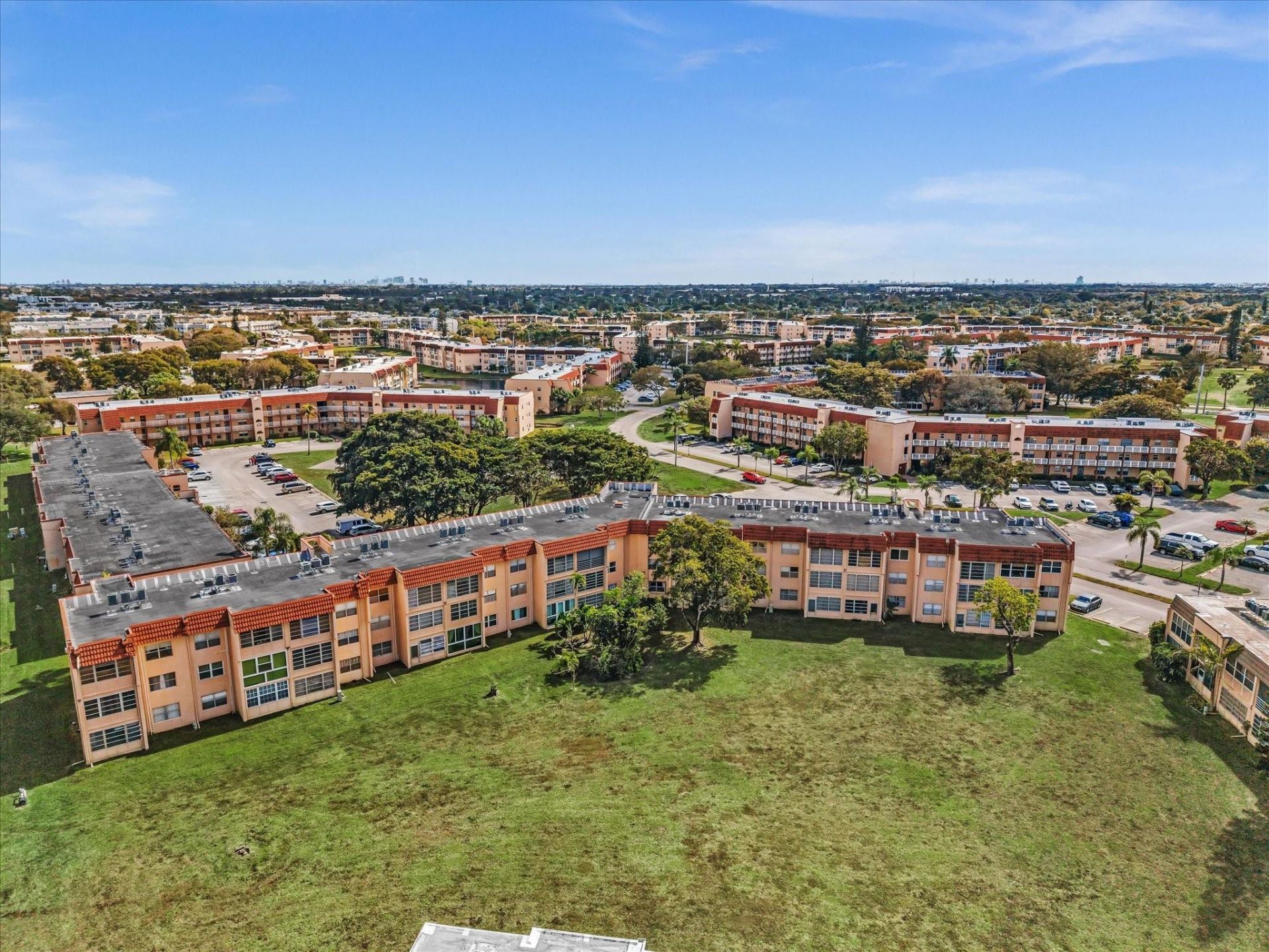 9041 Sunrise Lakes Boulevard, Unit 113, Sunrise, FL 33322 Photo