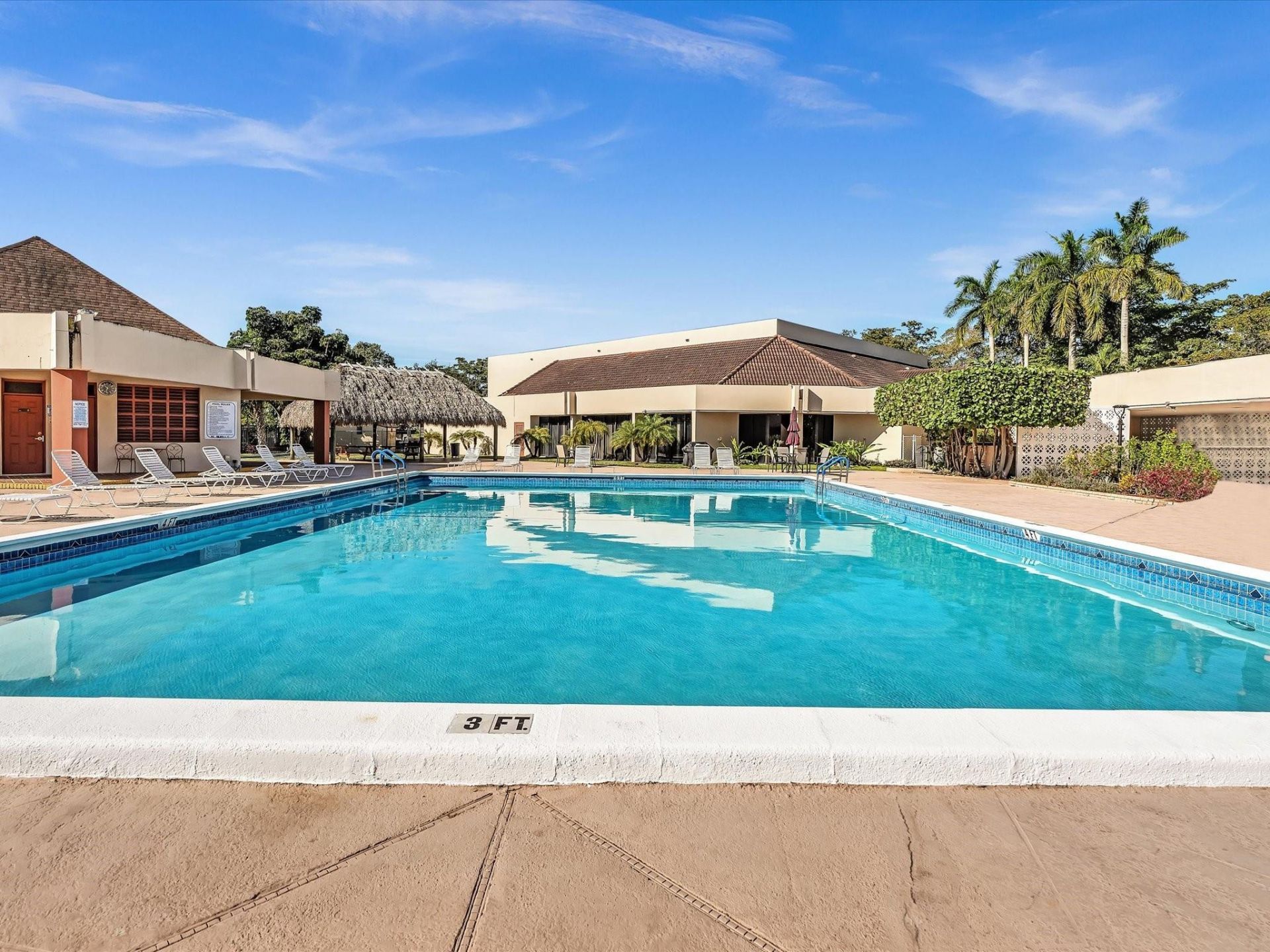 9041 Sunrise Lakes Boulevard, Unit 113, Sunrise, FL 33322 Photo