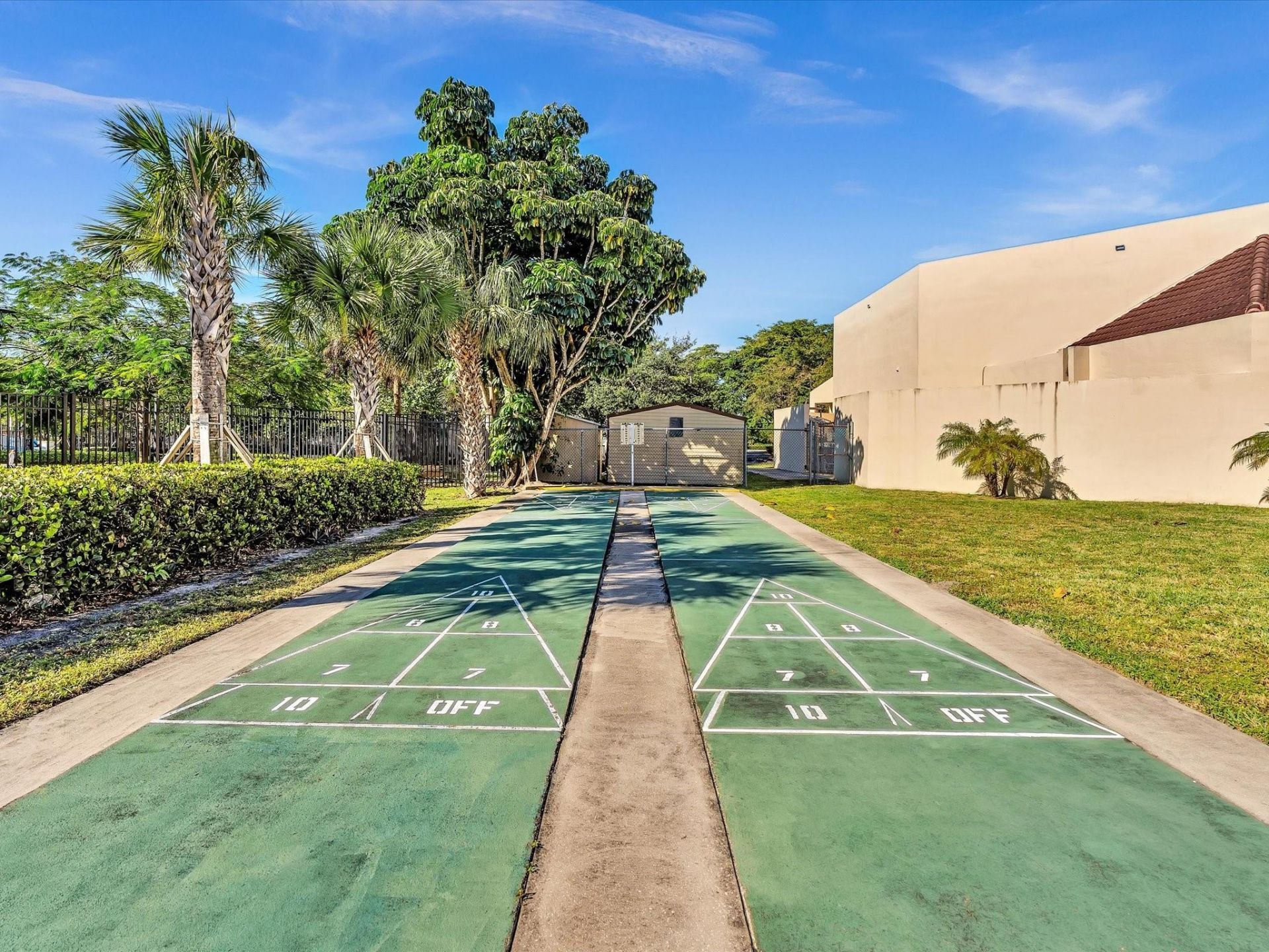 9041 Sunrise Lakes Boulevard, Unit 113, Sunrise, FL 33322 Photo