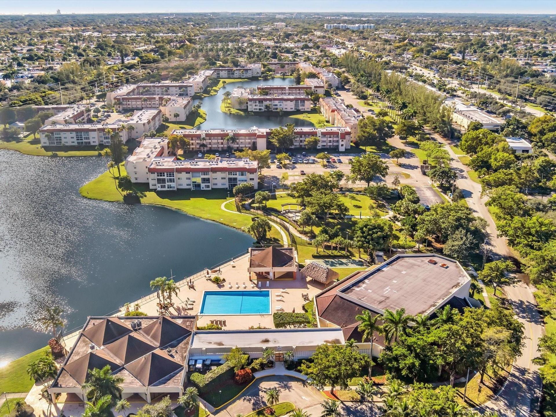 9041 Sunrise Lakes Boulevard, Unit 113, Sunrise, FL 33322 Photo