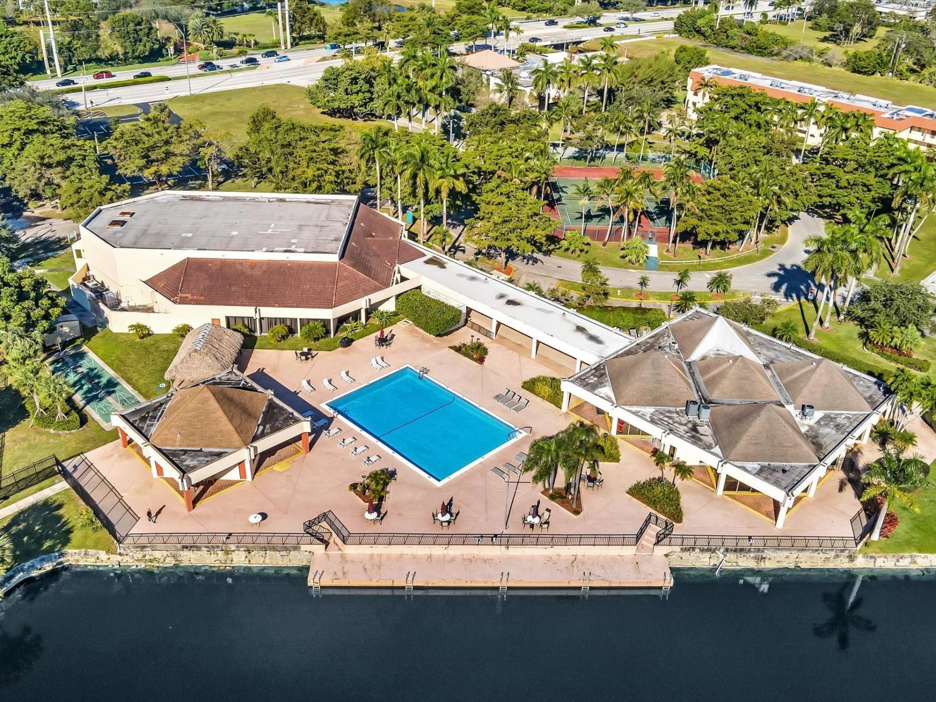 9041 Sunrise Lakes Boulevard, Unit 113, Sunrise, FL 33322 Photo