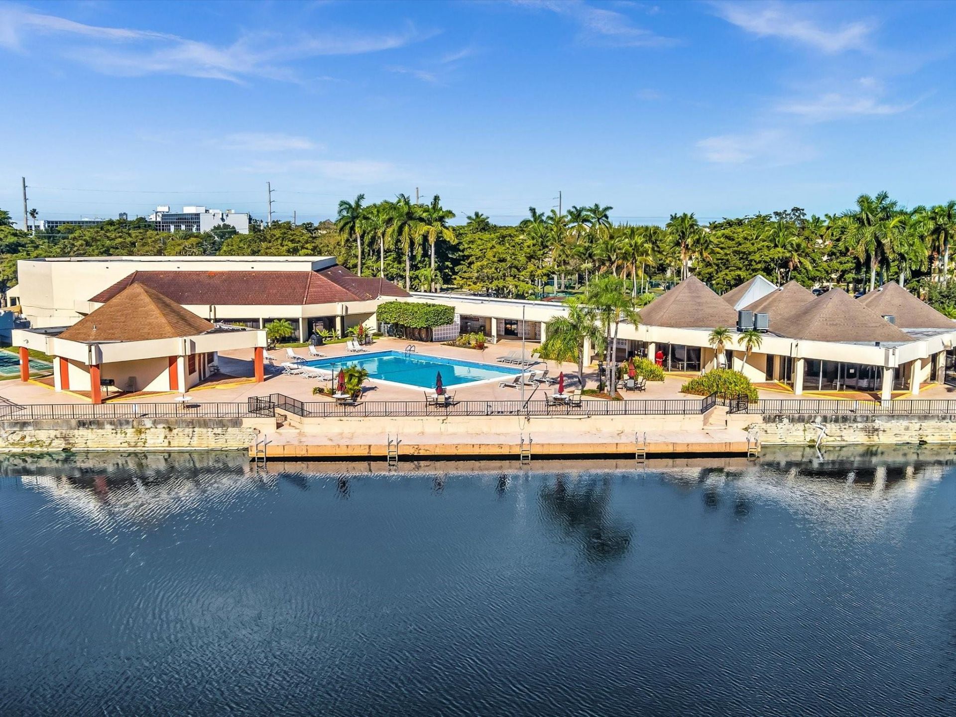 9041 Sunrise Lakes Boulevard, Unit 113, Sunrise, FL 33322 Photo