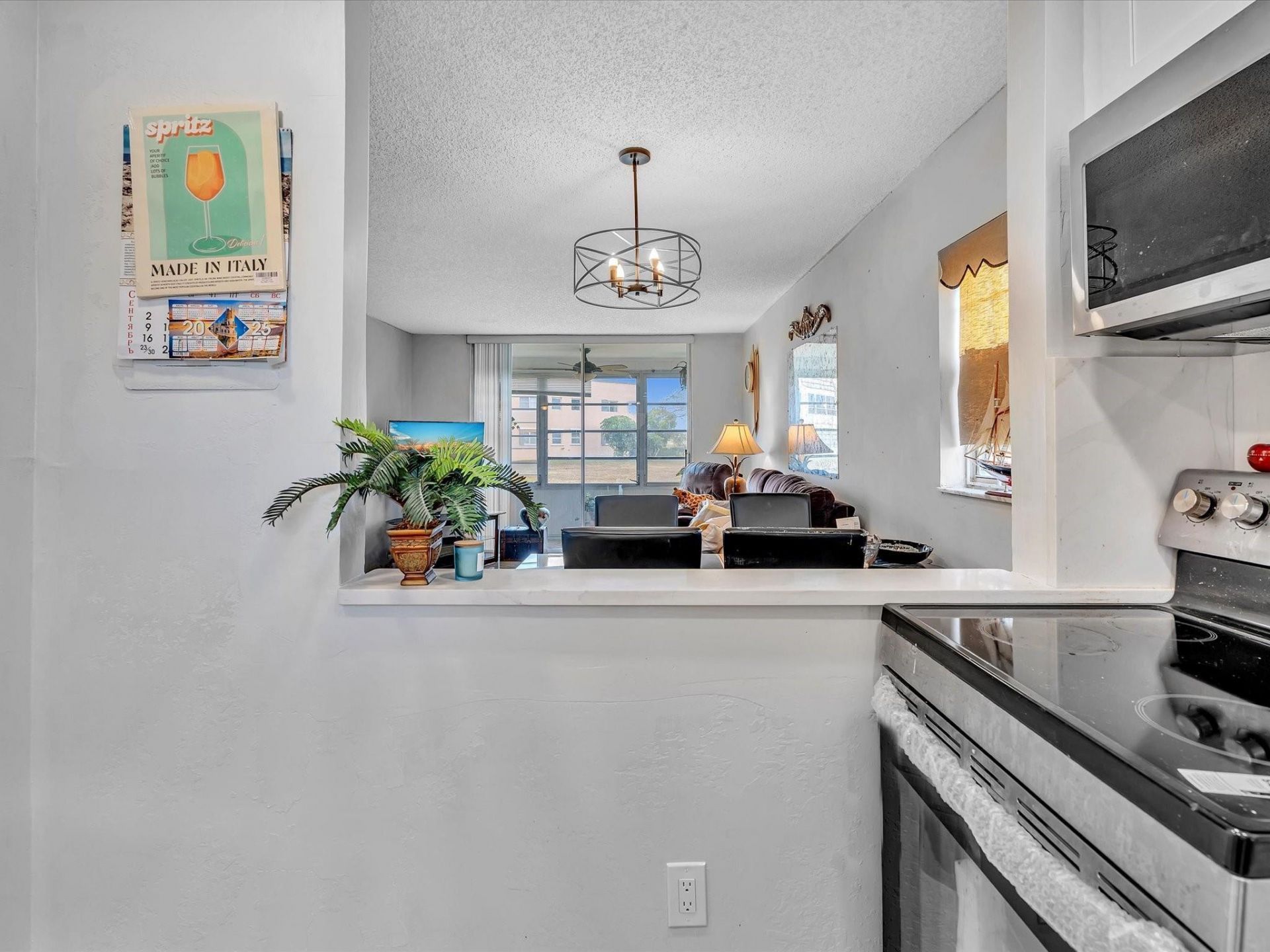 9041 Sunrise Lakes Boulevard, Unit 113, Sunrise, FL 33322 Photo