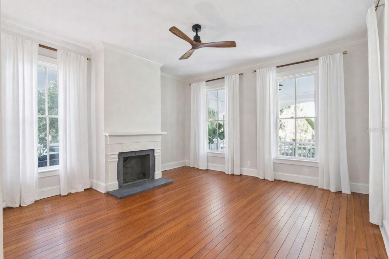 316 N Lakeview Drive, Lake Helen, FL 32744 Photo