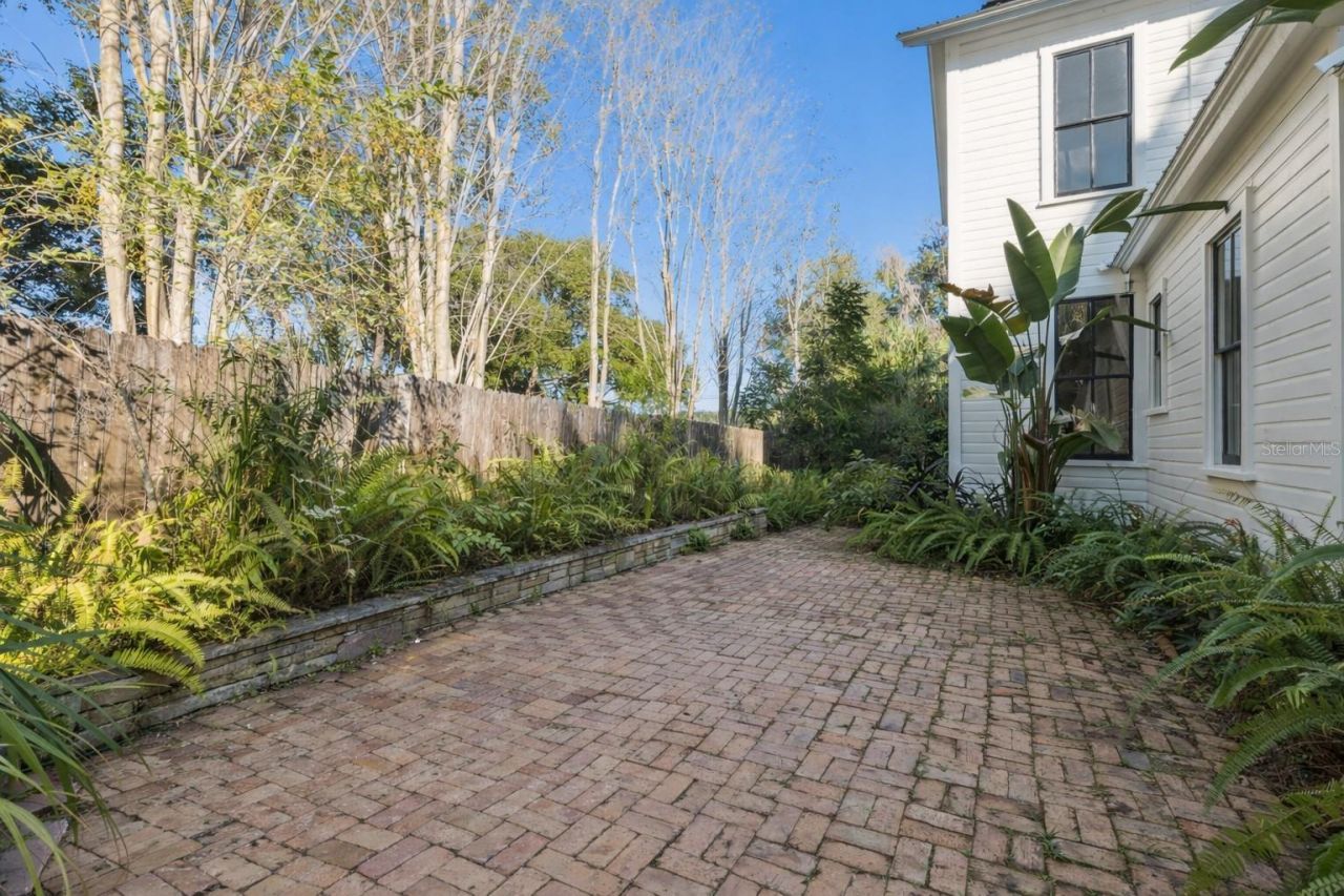 316 N Lakeview Drive, Lake Helen, FL 32744 Photo