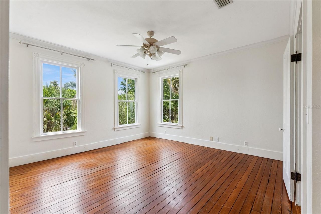 316 N Lakeview Drive, Lake Helen, FL 32744 Photo