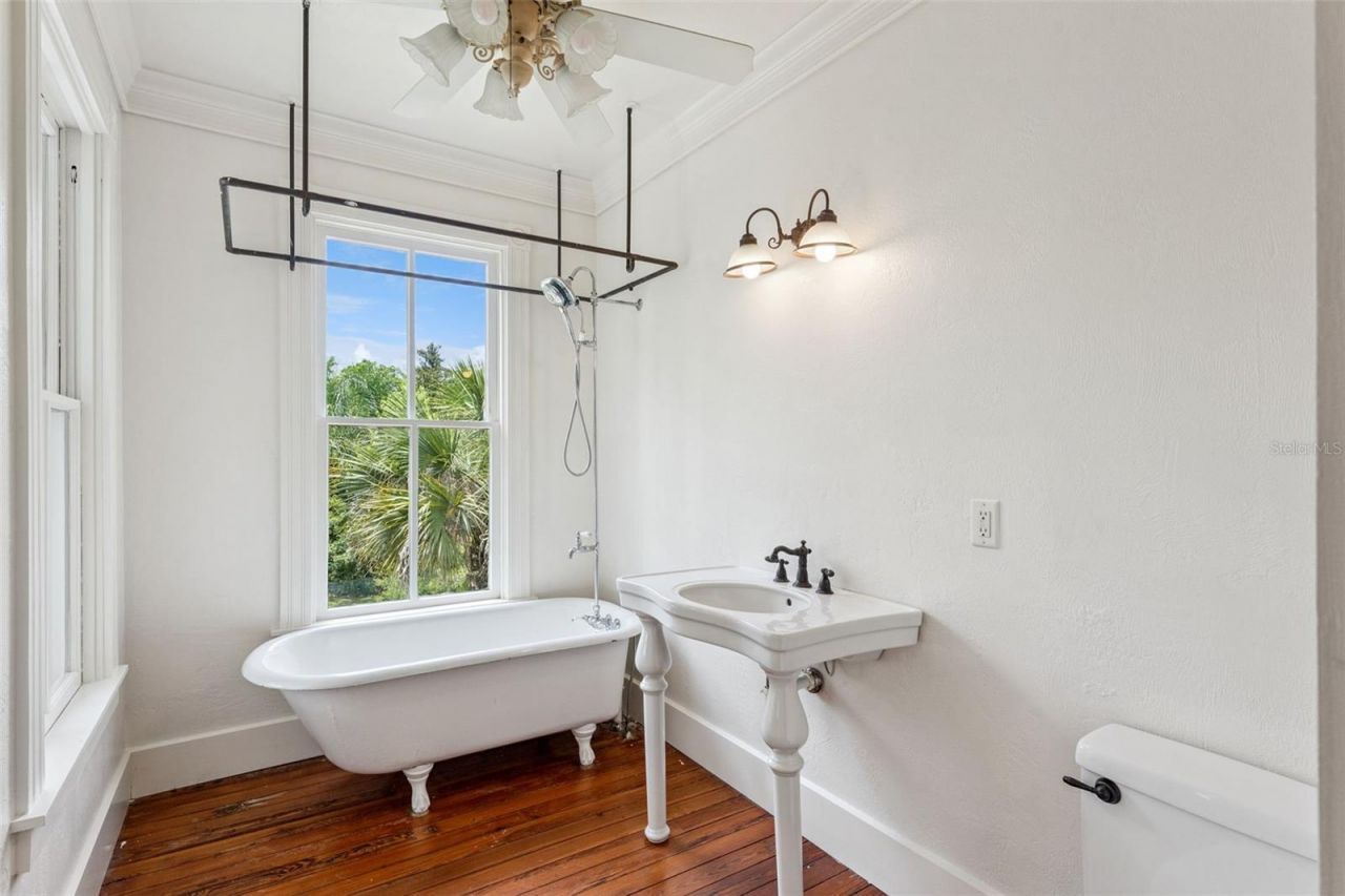 316 N Lakeview Drive, Lake Helen, FL 32744 Photo