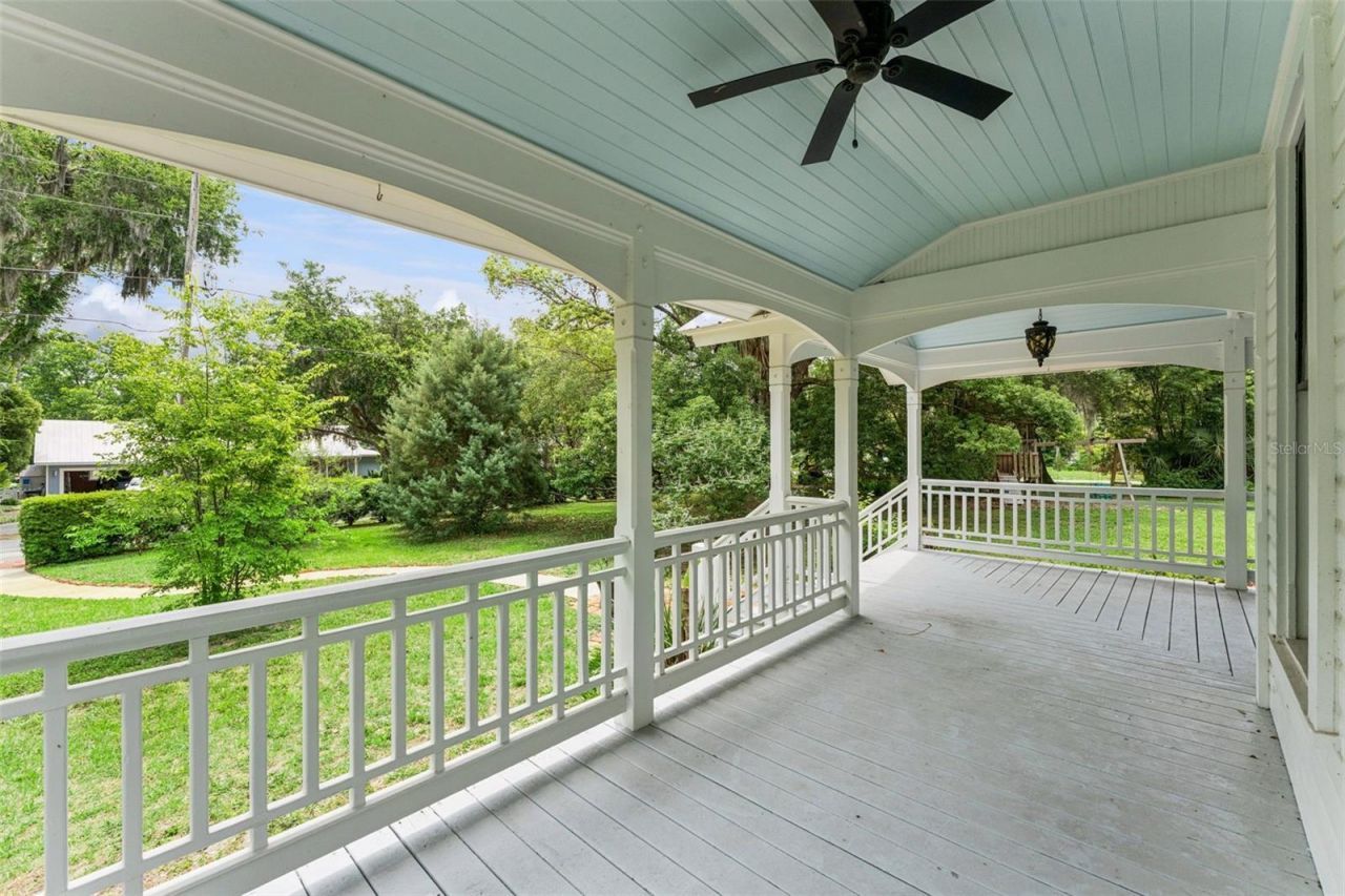 316 N Lakeview Drive, Lake Helen, FL 32744 Photo