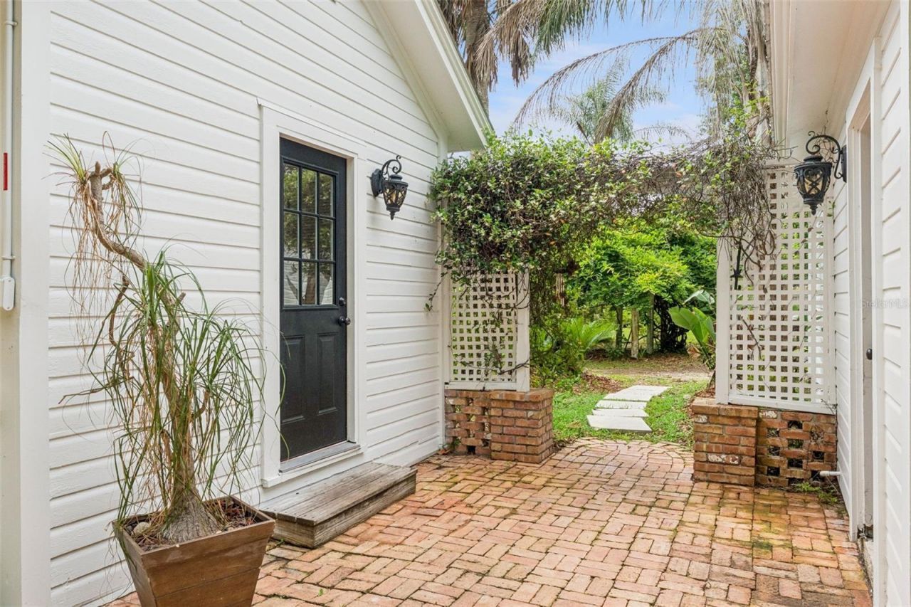 316 N Lakeview Drive, Lake Helen, FL 32744 Photo