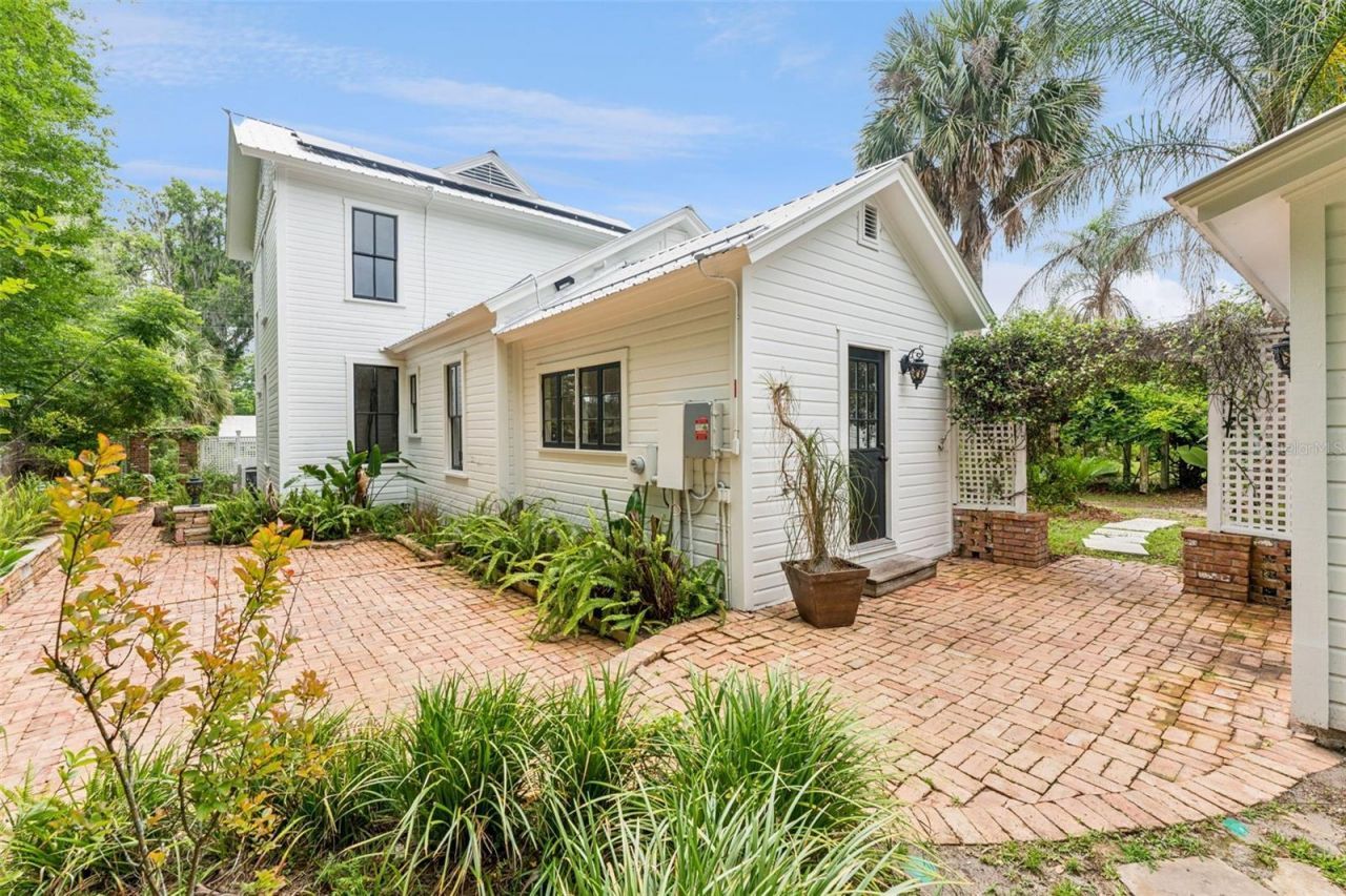 316 N Lakeview Drive, Lake Helen, FL 32744 Photo