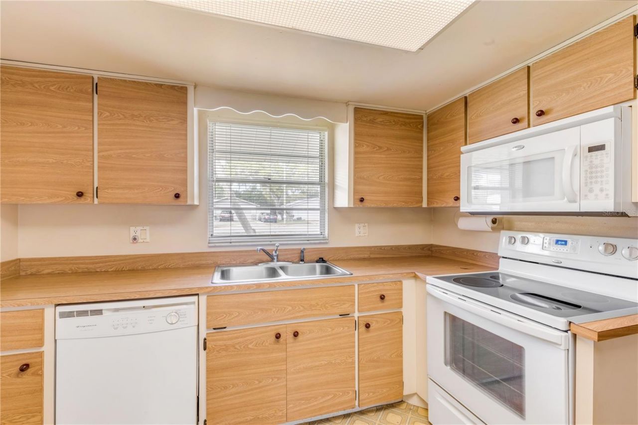 805 S Cooper Street, New Smyrna Beach, FL 32169 Photo