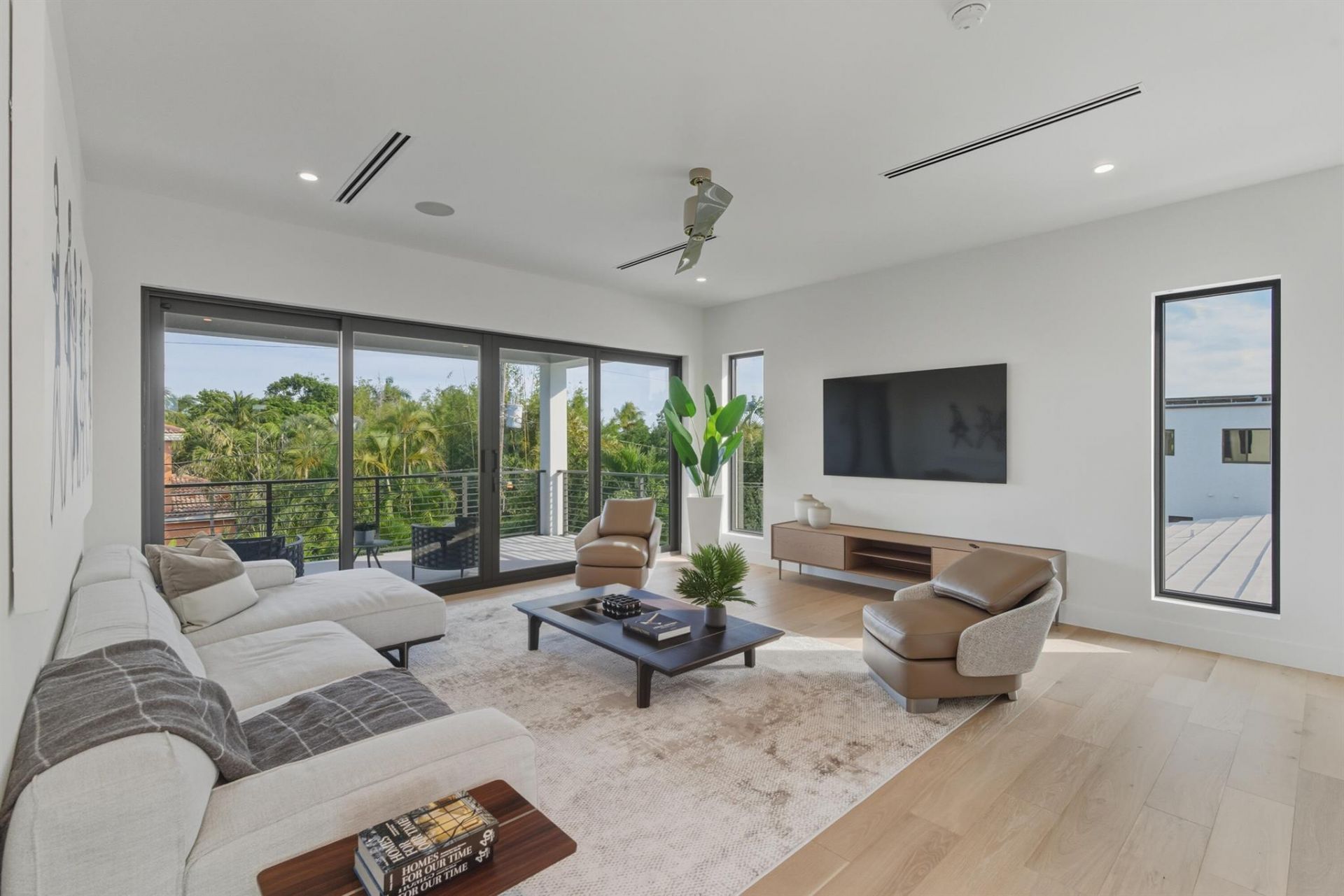 1050 NE 3rd Avenue, Boca Raton, FL 33432 Photo