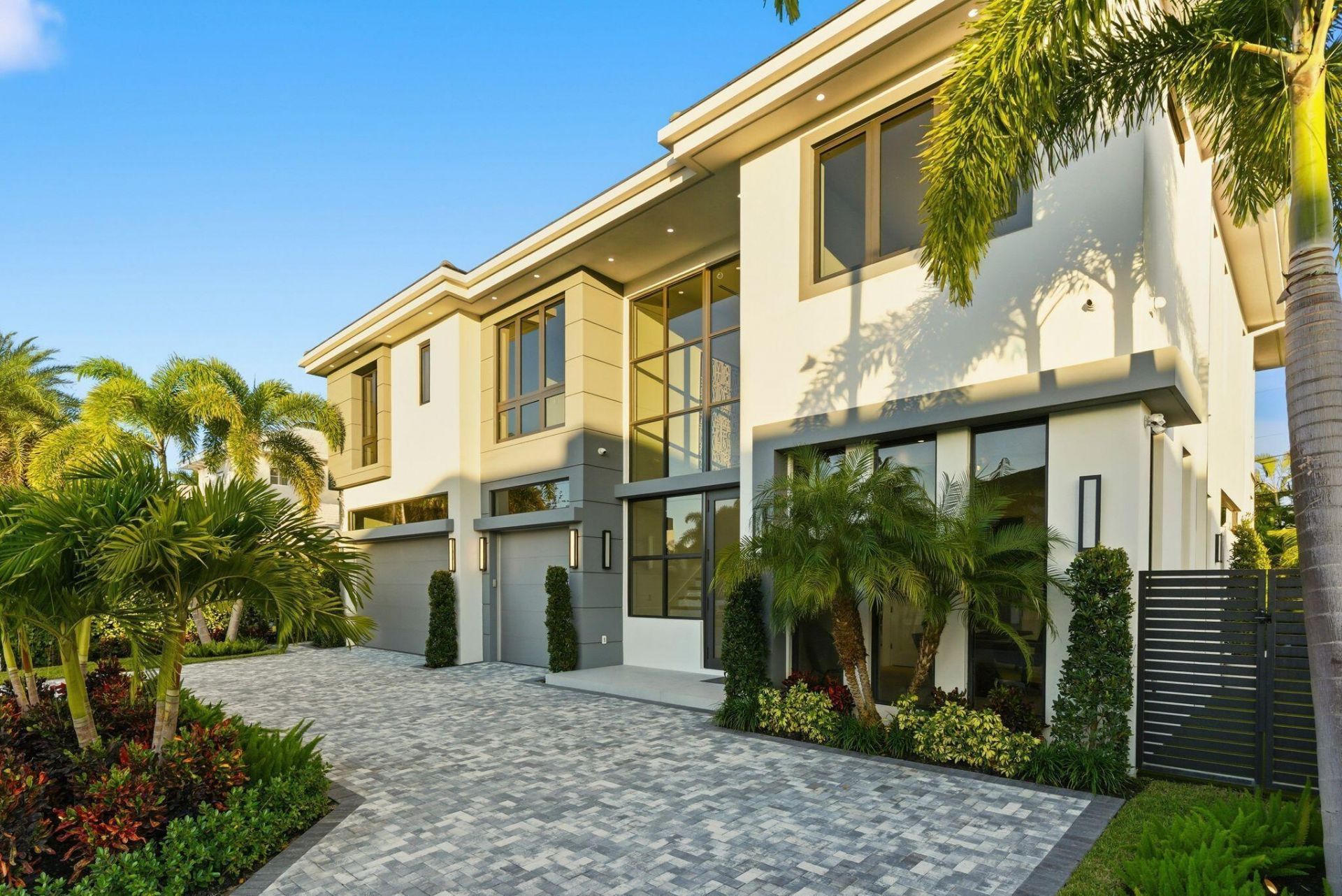 1050 NE 3rd Avenue, Boca Raton, FL 33432 Photo
