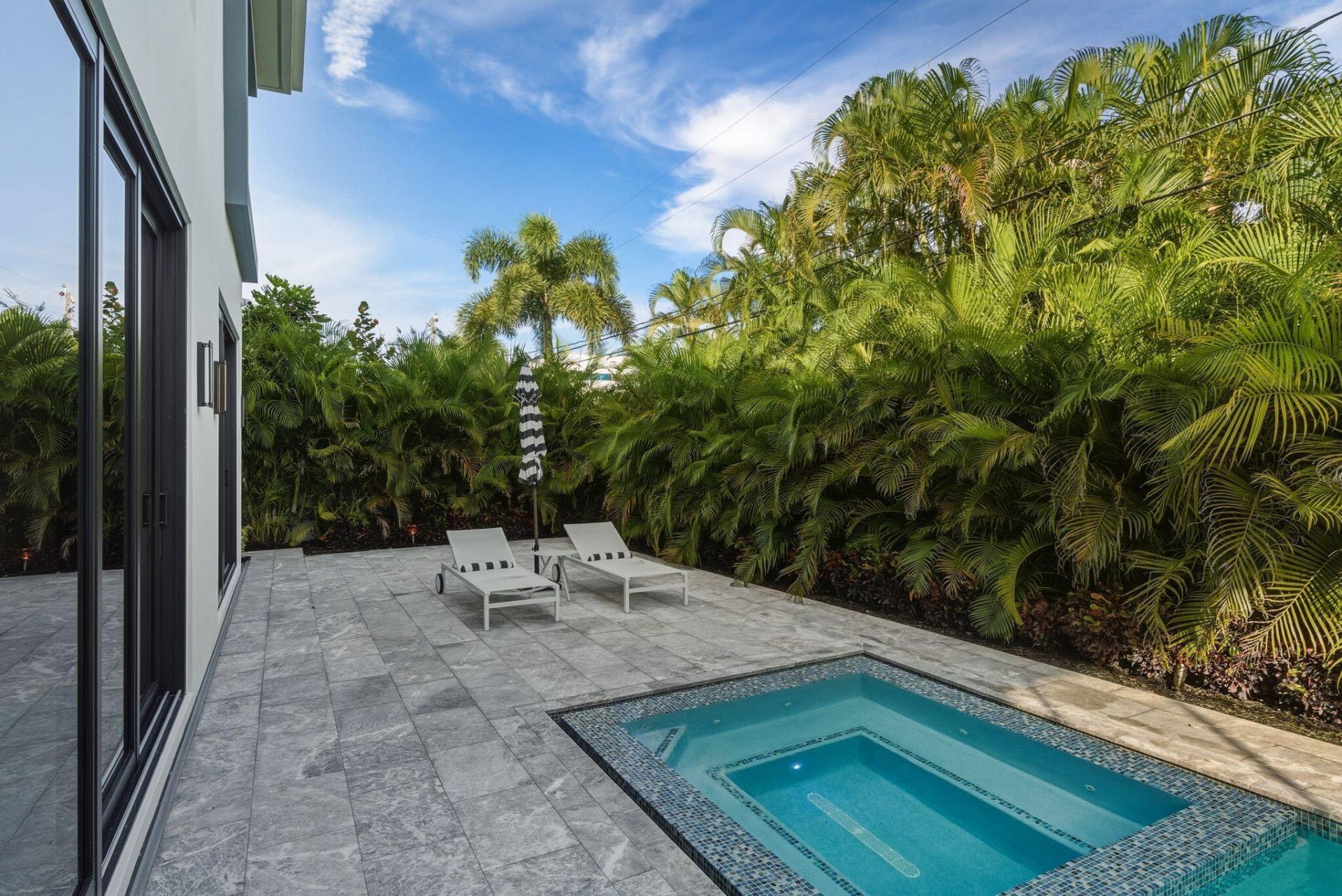 1050 NE 3rd Avenue, Boca Raton, FL 33432 Photo