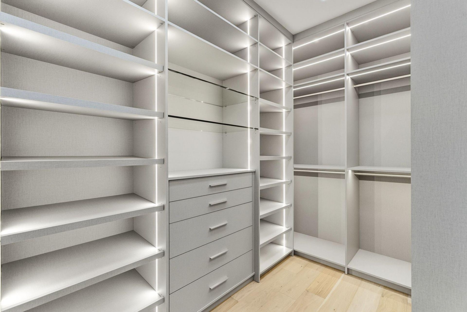 1050 NE 3rd Avenue, Boca Raton, FL 33432 Photo