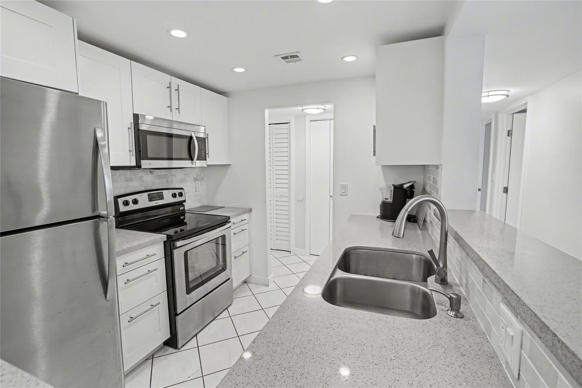 1009 N Ocean Boulevard, Unit 110, Pompano Beach, FL 33062 Photo