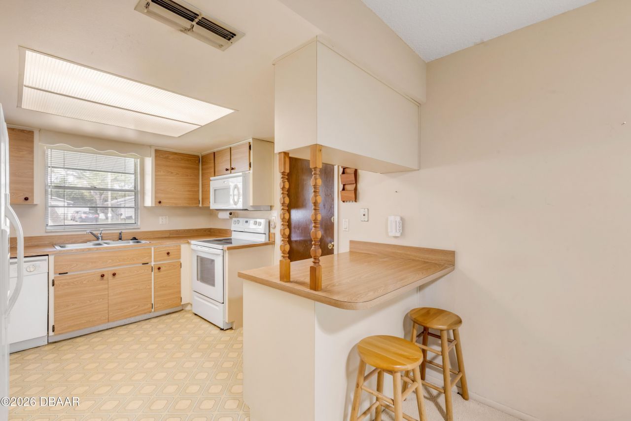 805 S Cooper Street, New Smyrna Beach, FL 32169 Photo