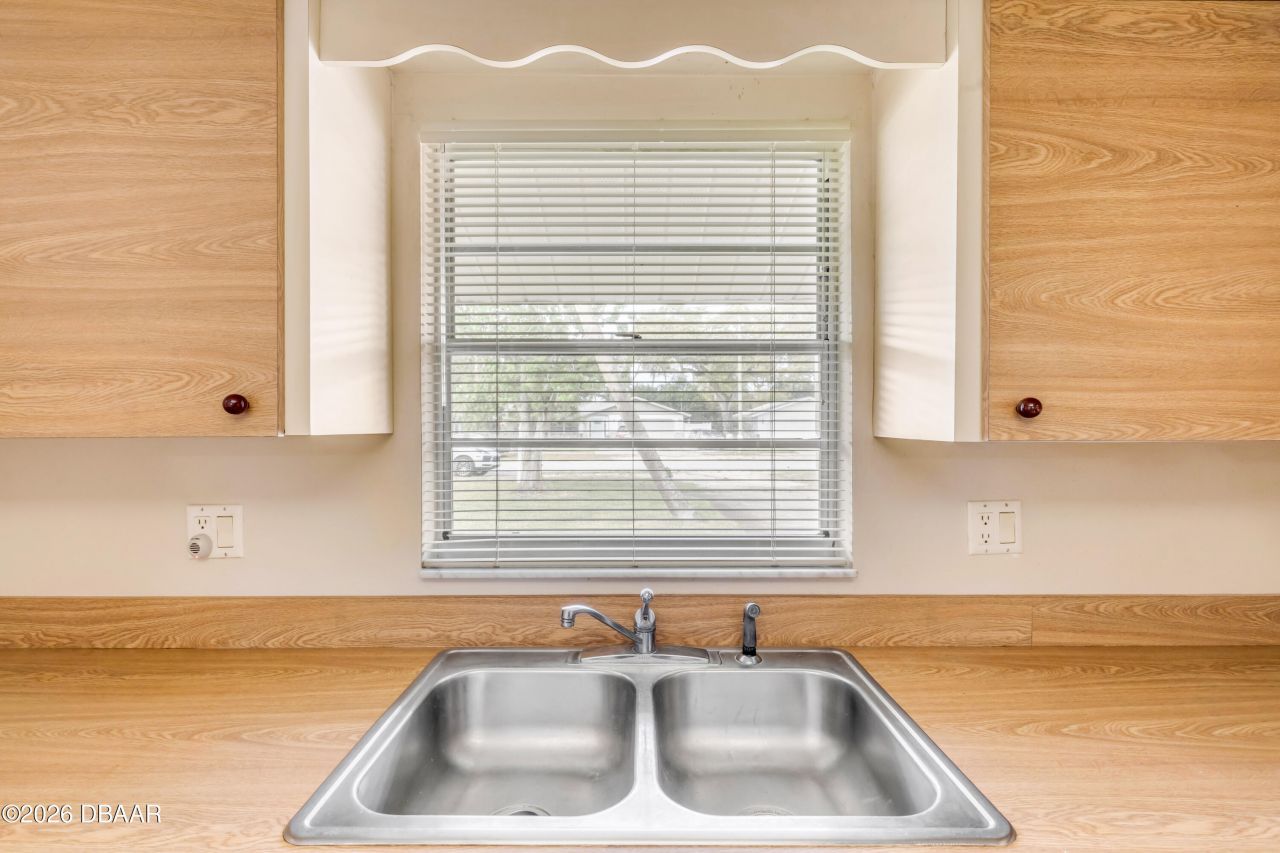 805 S Cooper Street, New Smyrna Beach, FL 32169 Photo