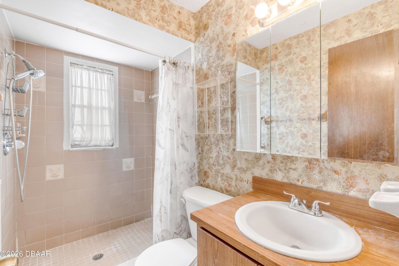 805 S Cooper Street, New Smyrna Beach, FL 32169 Photo