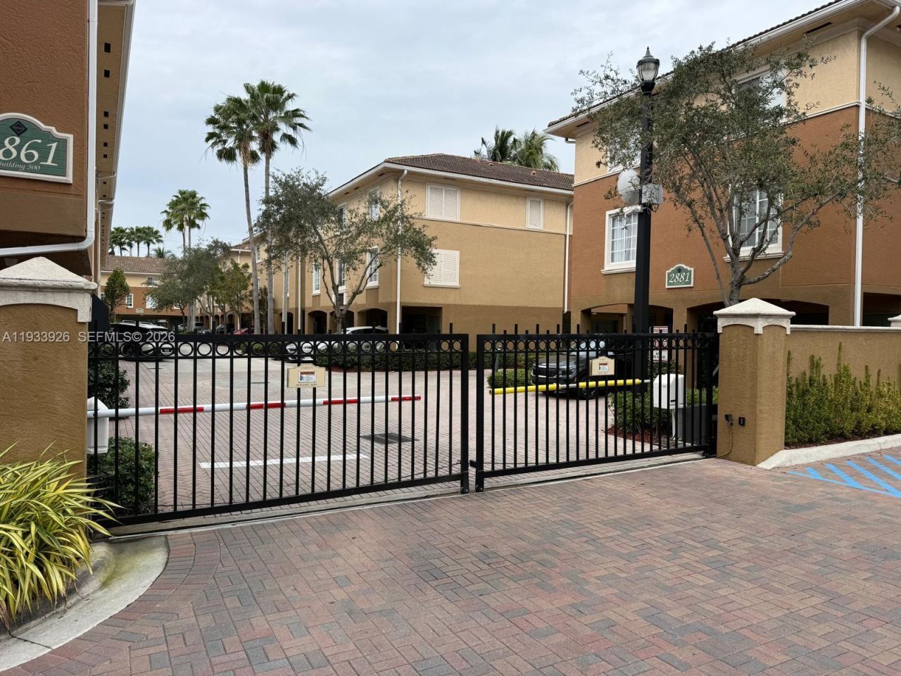 2961 NE 185th St, Unit 1613, Aventura, FL 33180 Photo