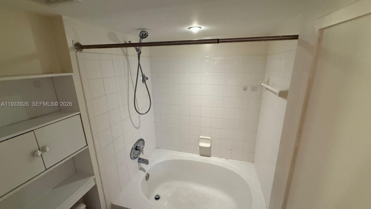 2961 NE 185th St, Unit 1613, Aventura, FL 33180 Photo