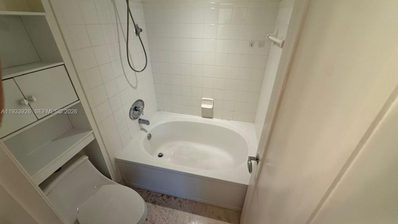 2961 NE 185th St, Unit 1613, Aventura, FL 33180 Photo