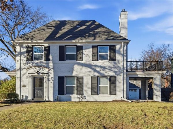 7051 Ward Parkway, Kansas City, MO 64113