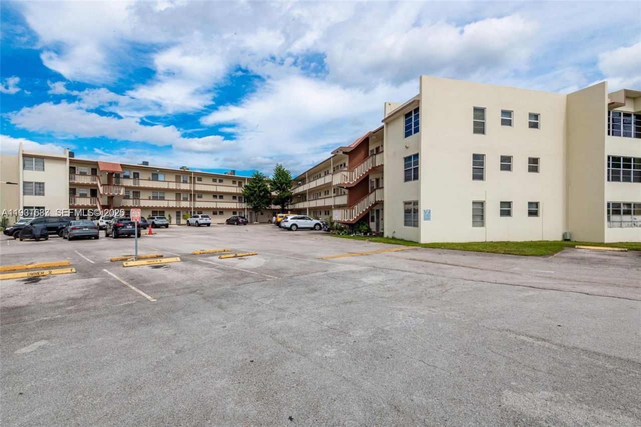 1481 NE Miami Gardens Dr, Unit 368, Miami, FL 33179 Photo